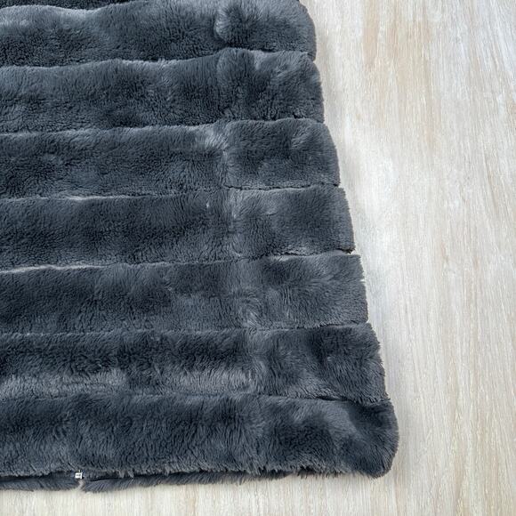 Dylan Charcoal Gray Soft Faux Fur Full Zip Casual Chic Cozy Vest Jacket Small - Picture 9 of 14